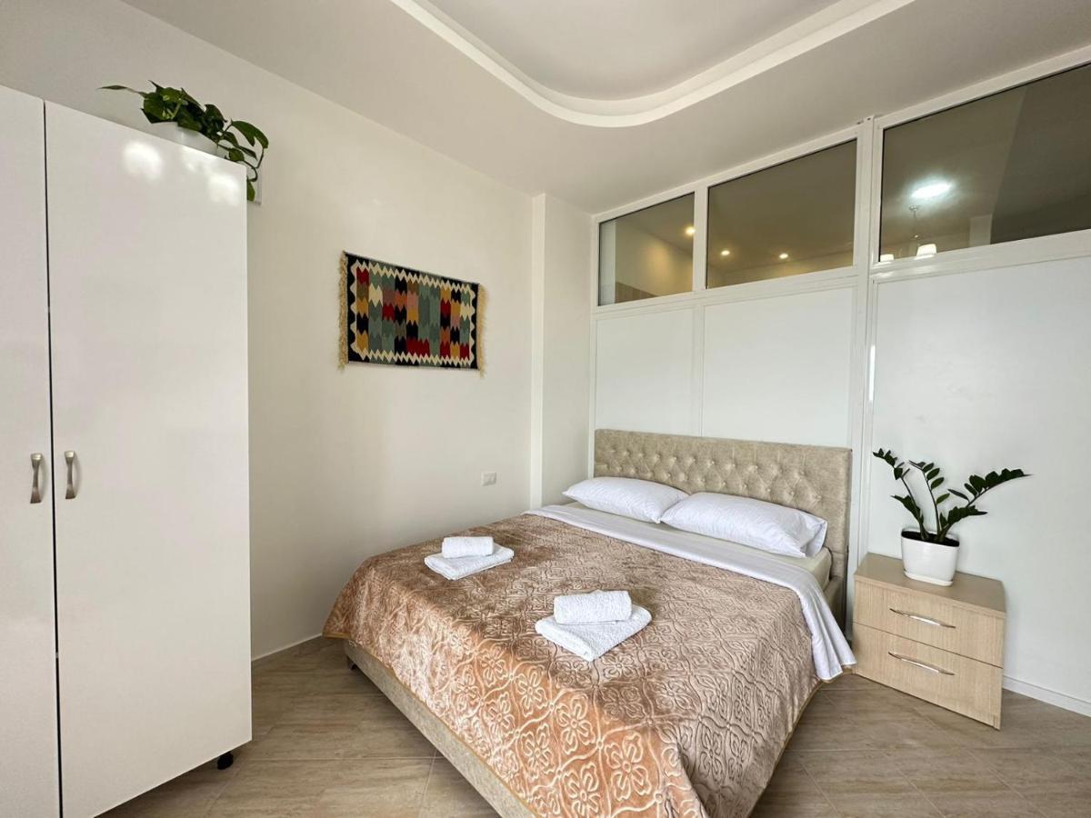 Trea Accomodations - Port Side Vlorë Exteriör bild